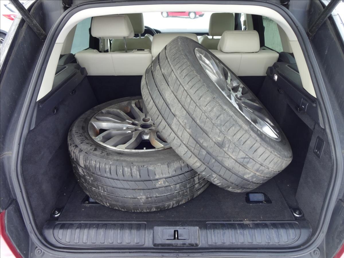 Land Rover Range Rover Sport SUV / Terénní 3,0 l 190 kw