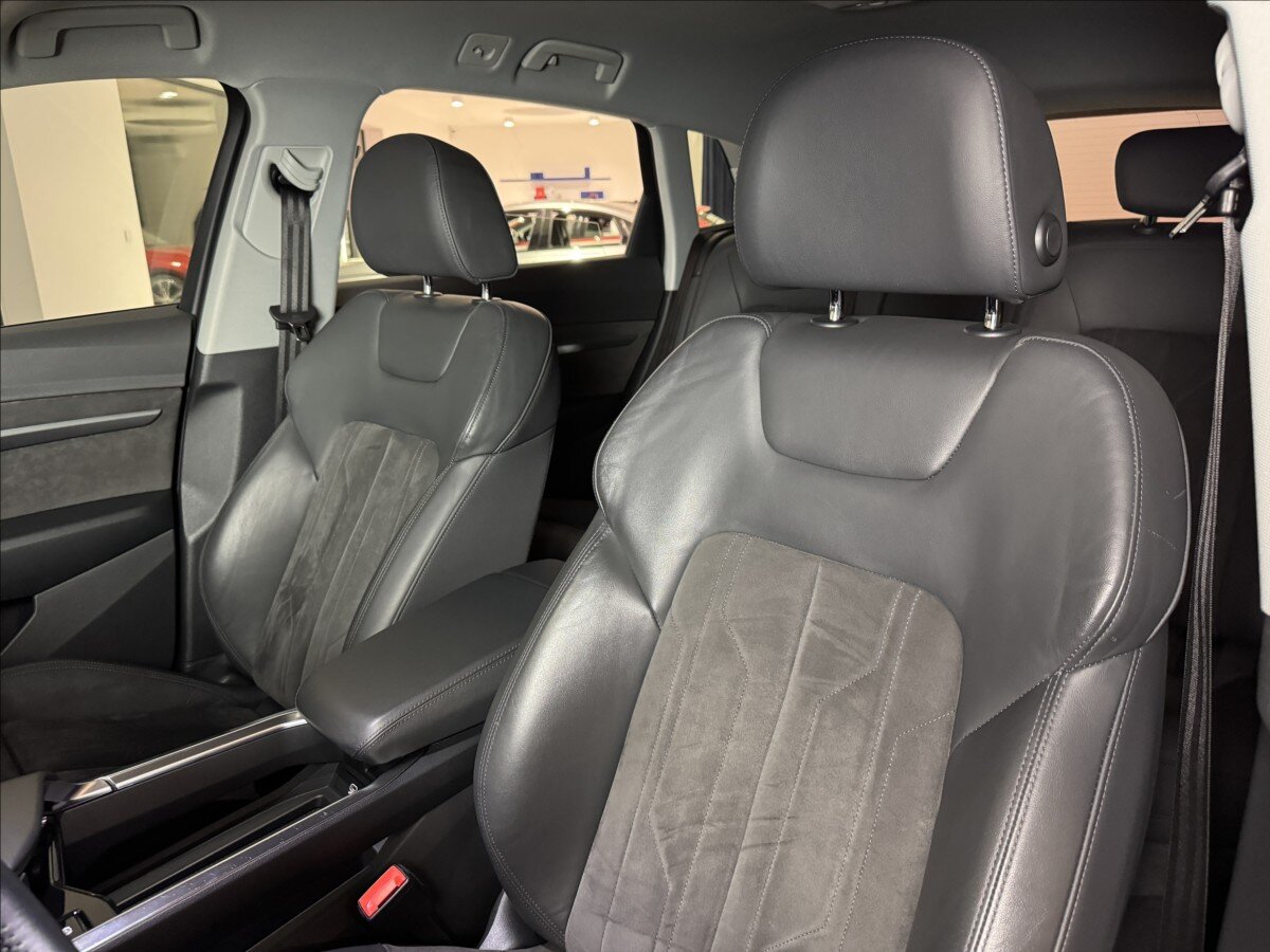 Audi e-tron SUV / Terénní 0,0 300 kw