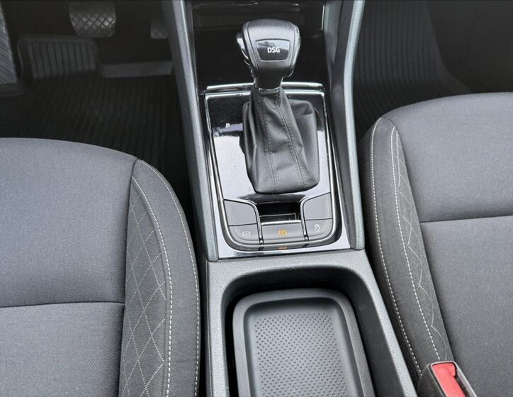 Škoda Karoq SUV / Terénní 1,6 l 85 kw