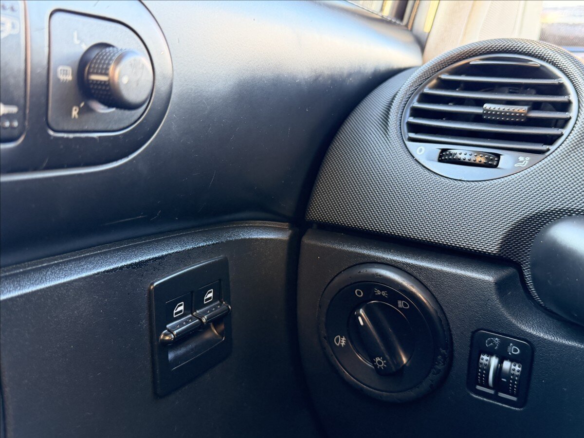 Volkswagen New Beetle