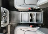 Land Rover Defender 27