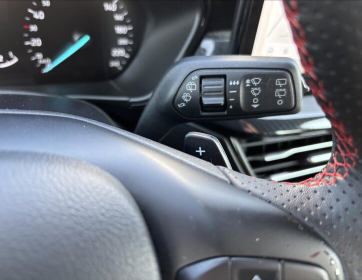 Ford Focus Kombi 999,0 92 kw