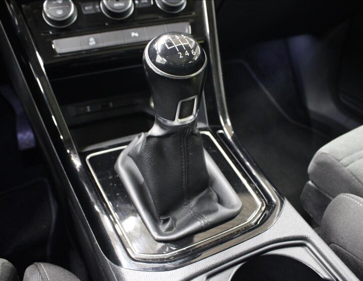 Volkswagen Touran Kombi 2,0 l 110 kw