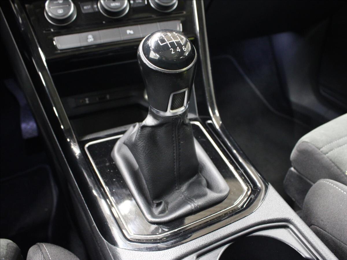 Volkswagen Touran Kombi 2,0 l 110 kw