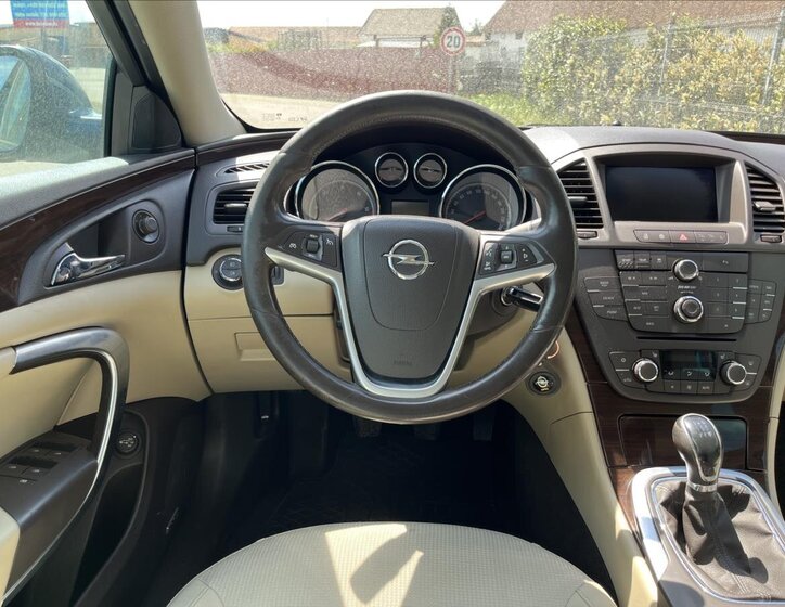 Opel Insignia Kombi 2,0 l 118 kw