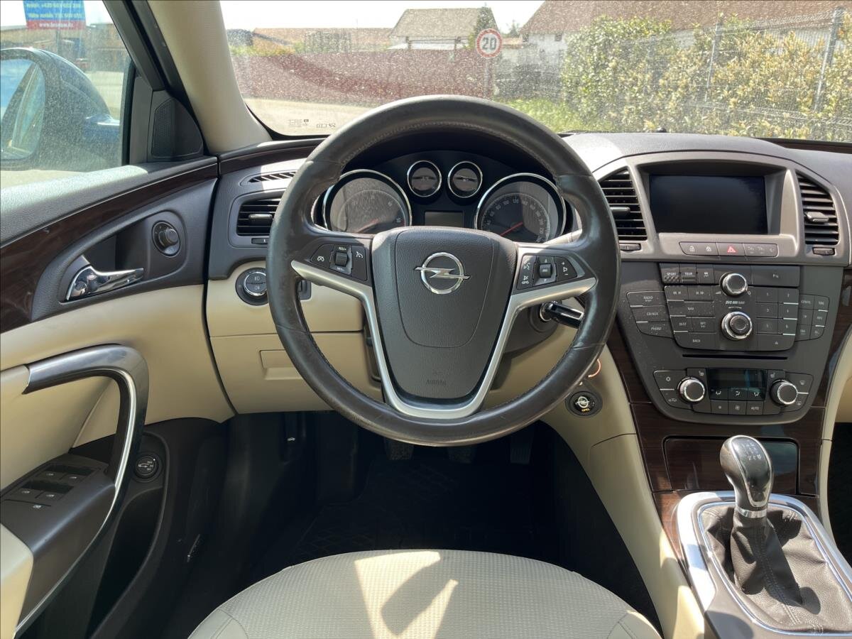 Opel Insignia Kombi 2,0 l 118 kw