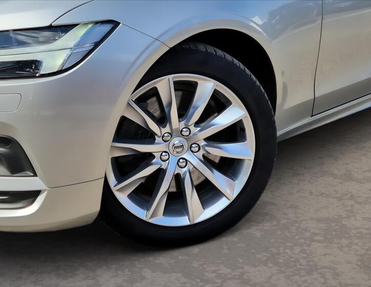 Volvo V90 6