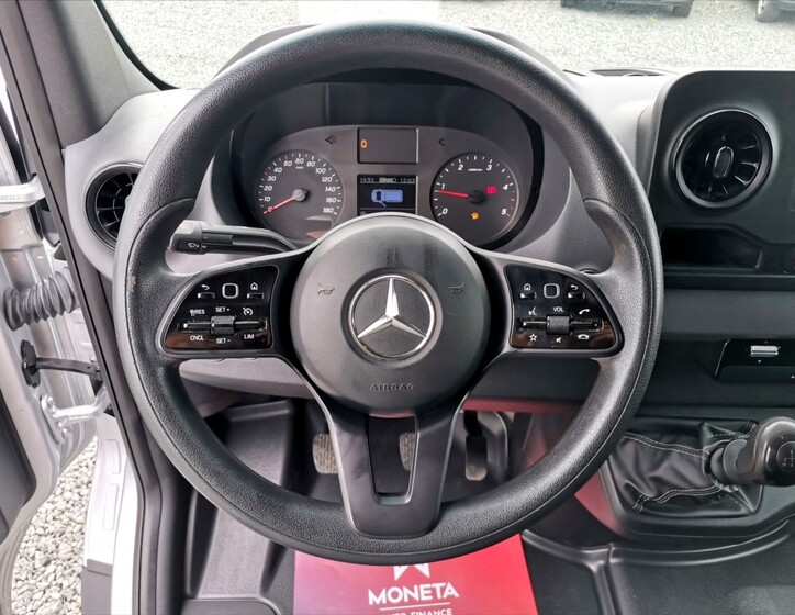 Mercedes-Benz Sprinter 12
