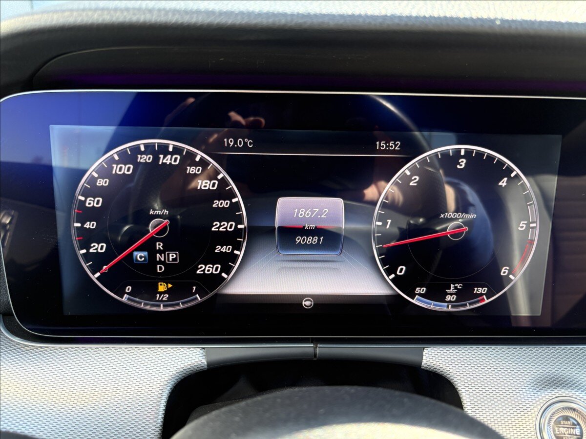 Mercedes-Benz Třídy E Sedan / Limuzína 3,0 l 190 kw