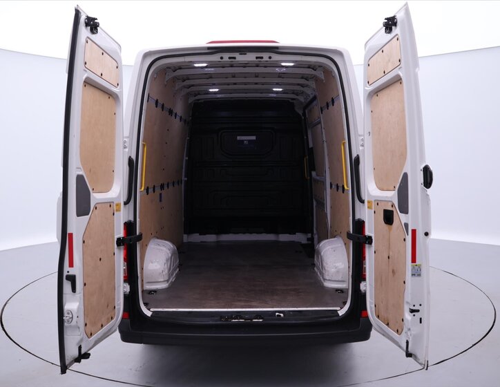 Volkswagen Crafter 9