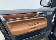 Volkswagen Touareg SUV / Terénní 3,0 l 165 kw