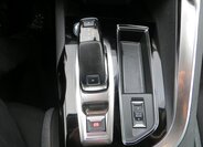 Peugeot 5008 MPV 1,2 l 96 kw