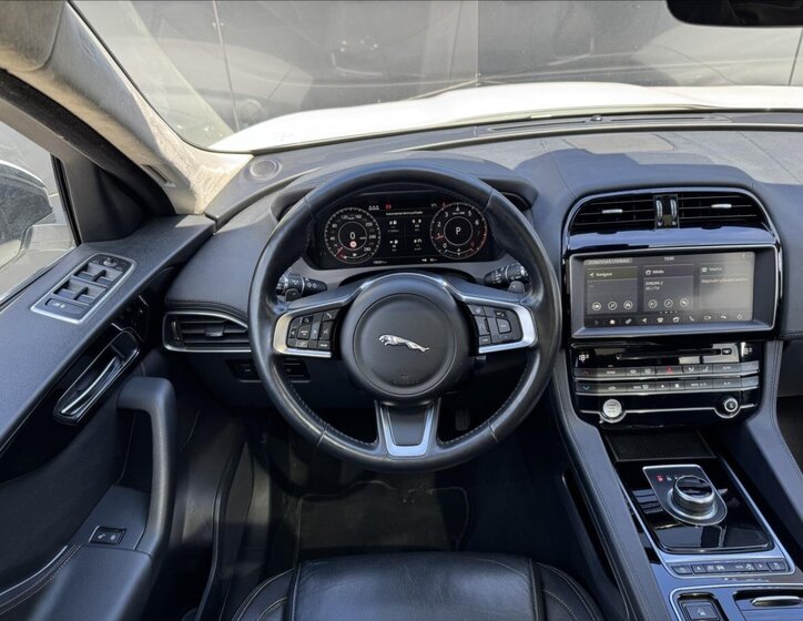 Jaguar F-Pace SUV / Terénní 2,0 l 184 kw