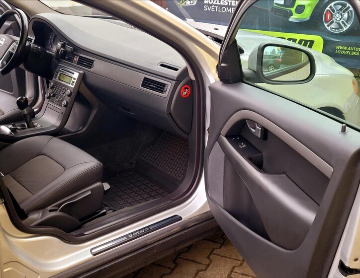 Volvo V70 Kombi 2,4 l 129 kw