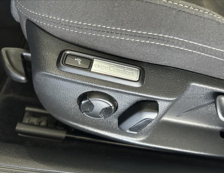 Volkswagen Passat Sedan / Limuzína 1,4 l 110 kw