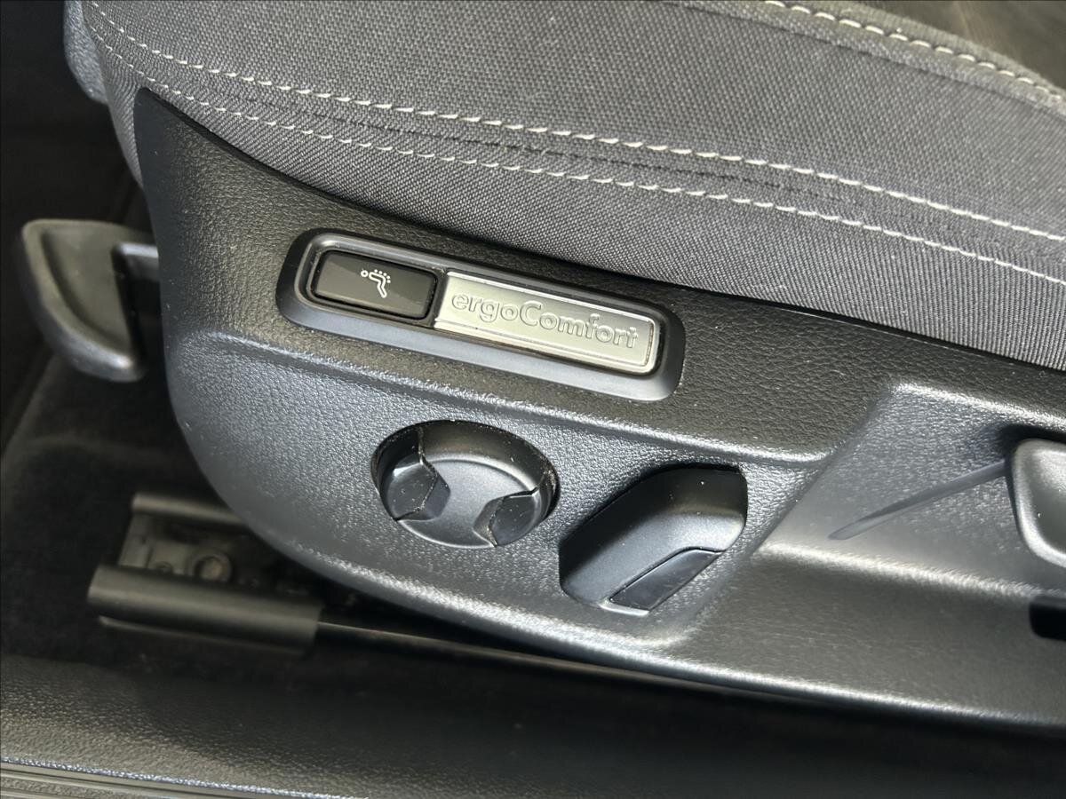 Volkswagen Passat Sedan / Limuzína 1,4 l 110 kw