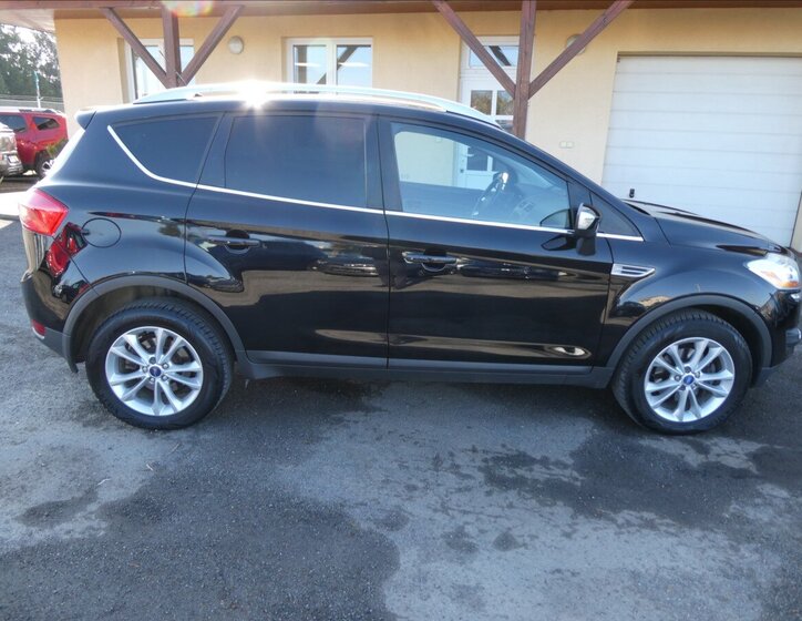 Ford Kuga SUV / Terénní 2,0 l 103 kw