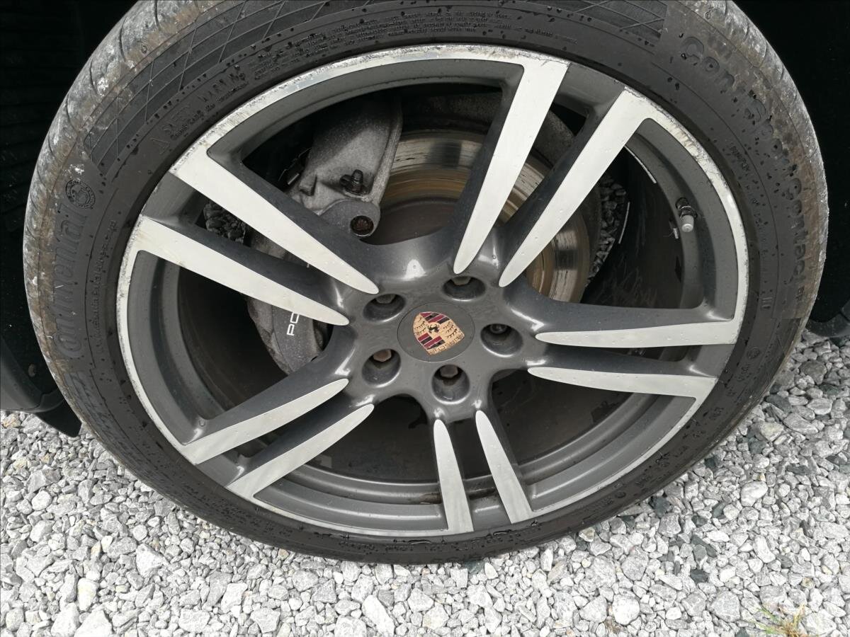 Porsche Cayenne Kombi 3,0 l 180 kw