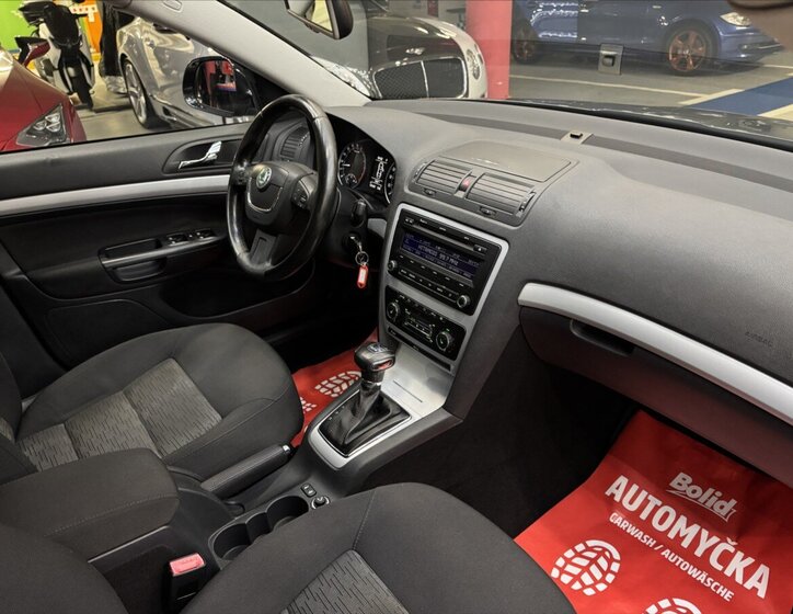 Škoda Octavia 10