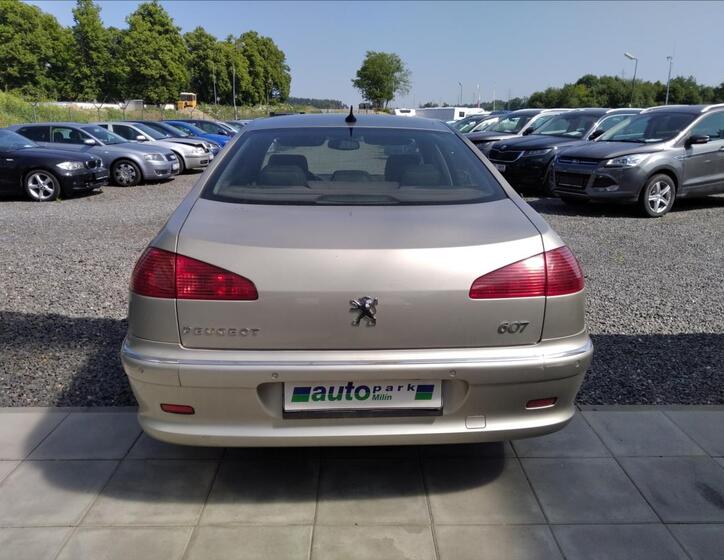 Peugeot 607 6