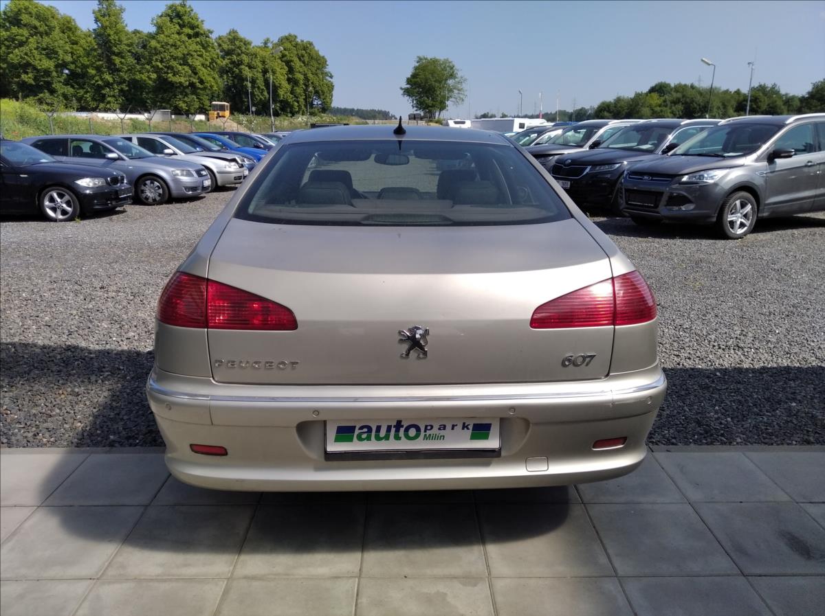 Peugeot 607