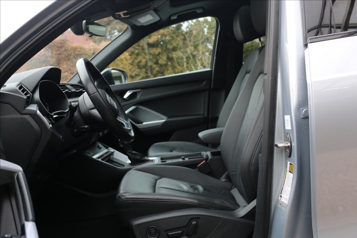 Audi Q3 SUV 2,3 l 137 kw