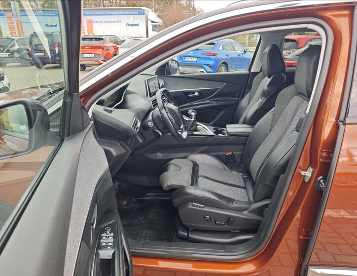 Peugeot 3008 SUV / Terénní 2,0 l 110 kw