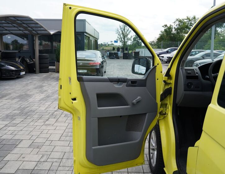 Volkswagen Caravelle 9