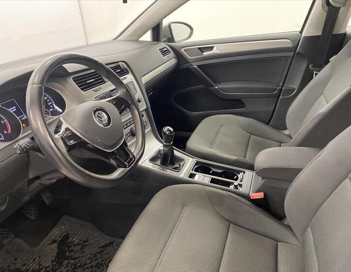 Volkswagen Golf Hatchback 1,6 l 77 kw