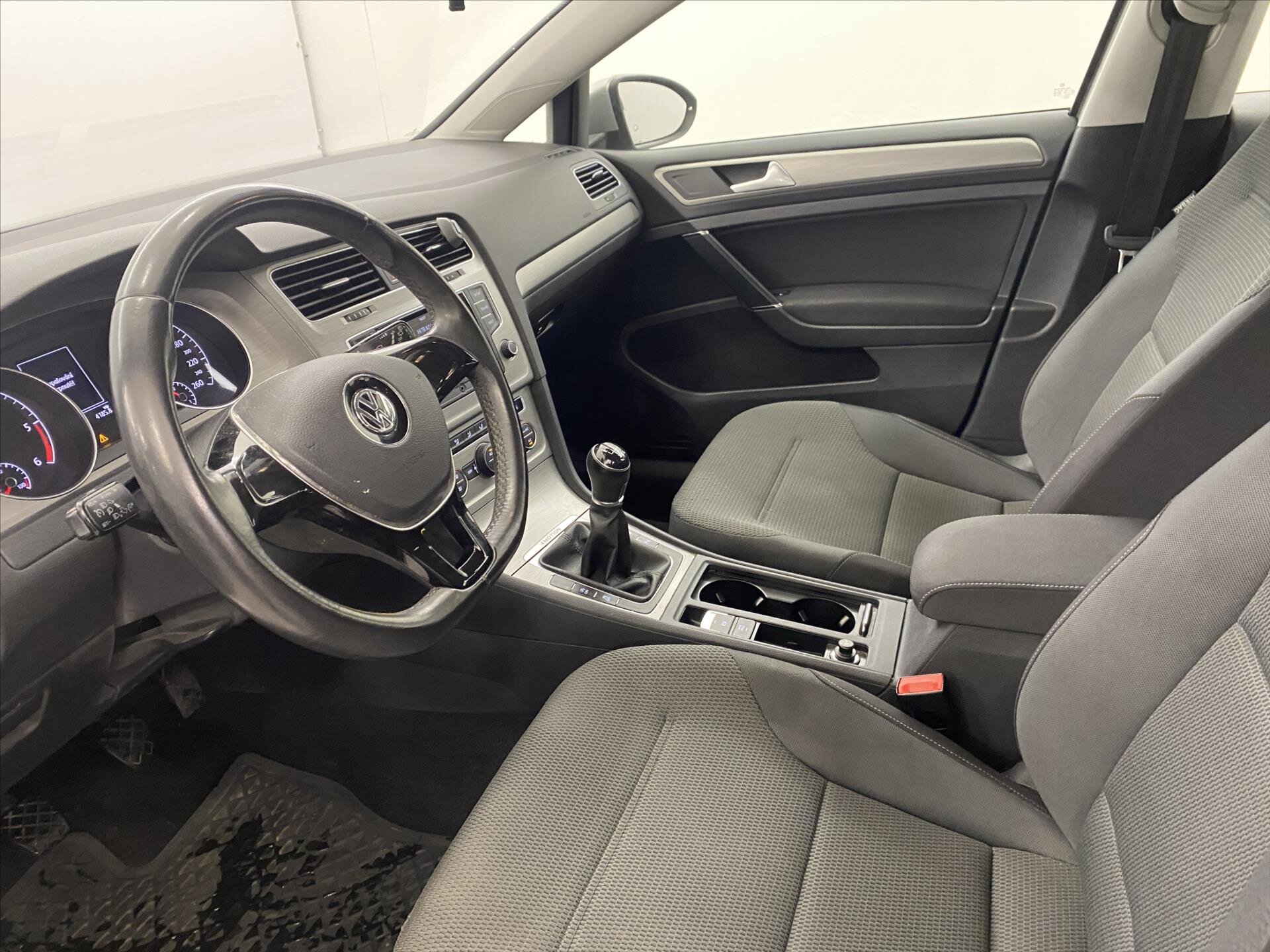 Volkswagen Golf Hatchback 1,6 l 77 kw