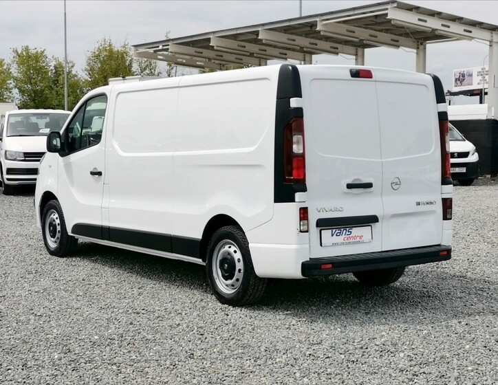 Opel Vivaro 4