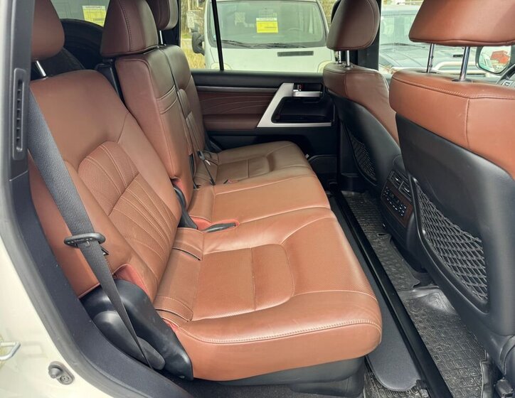 Toyota Land Cruiser SUV / Terénní 4,5 l 186 kw