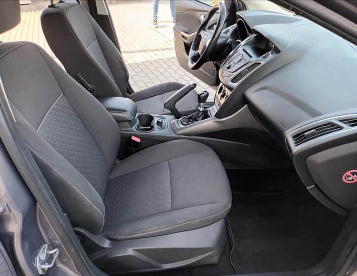 Ford Focus Kombi 998,0 92 kw