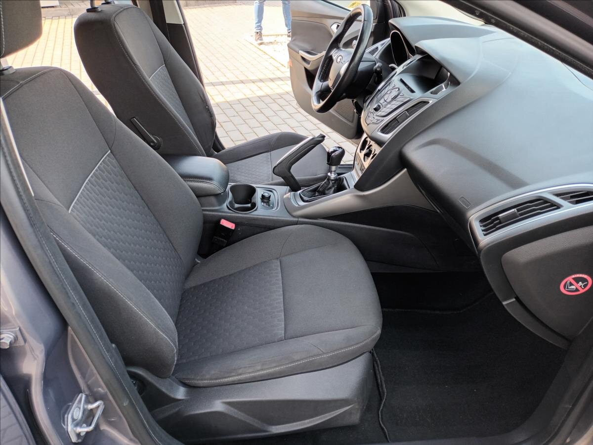 Ford Focus Kombi 998,0 92 kw