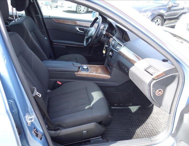 Mercedes-Benz Třídy E Kombi 3,0 l 195 kw