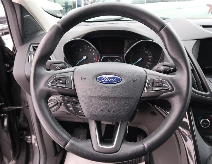 Ford Kuga SUV 1,5 l 110 kw