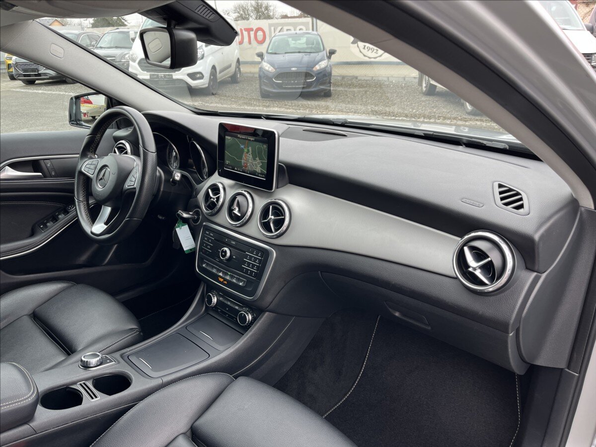 Mercedes-Benz GLA Hatchback 1,6 l 115 kw