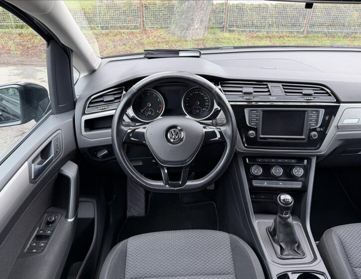 Volkswagen Touran 16