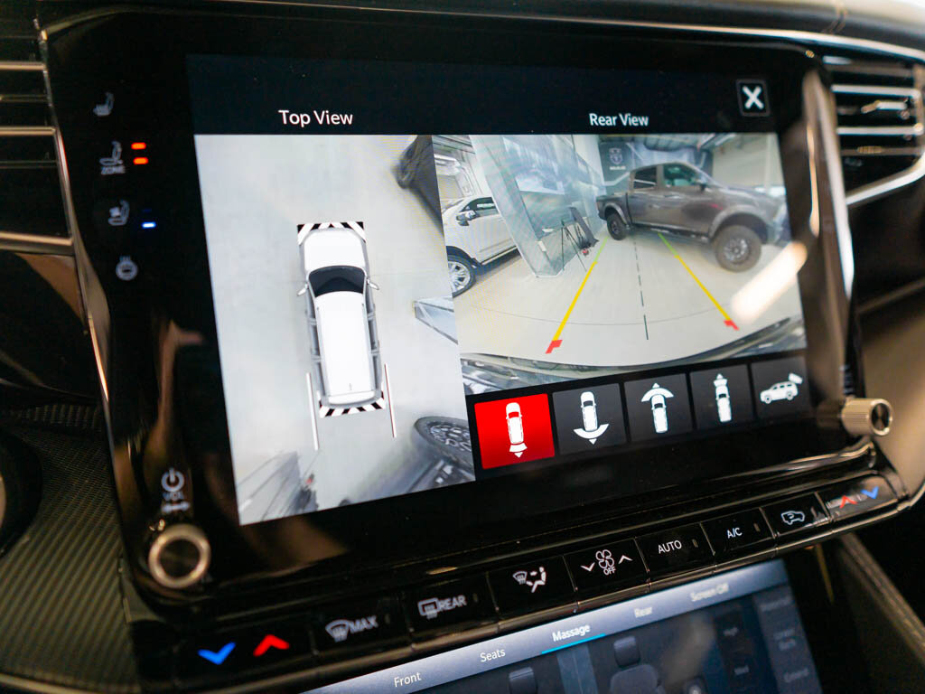 Jeep Grand Wagoneer SUV / Terénní 6,4 l 351 kw