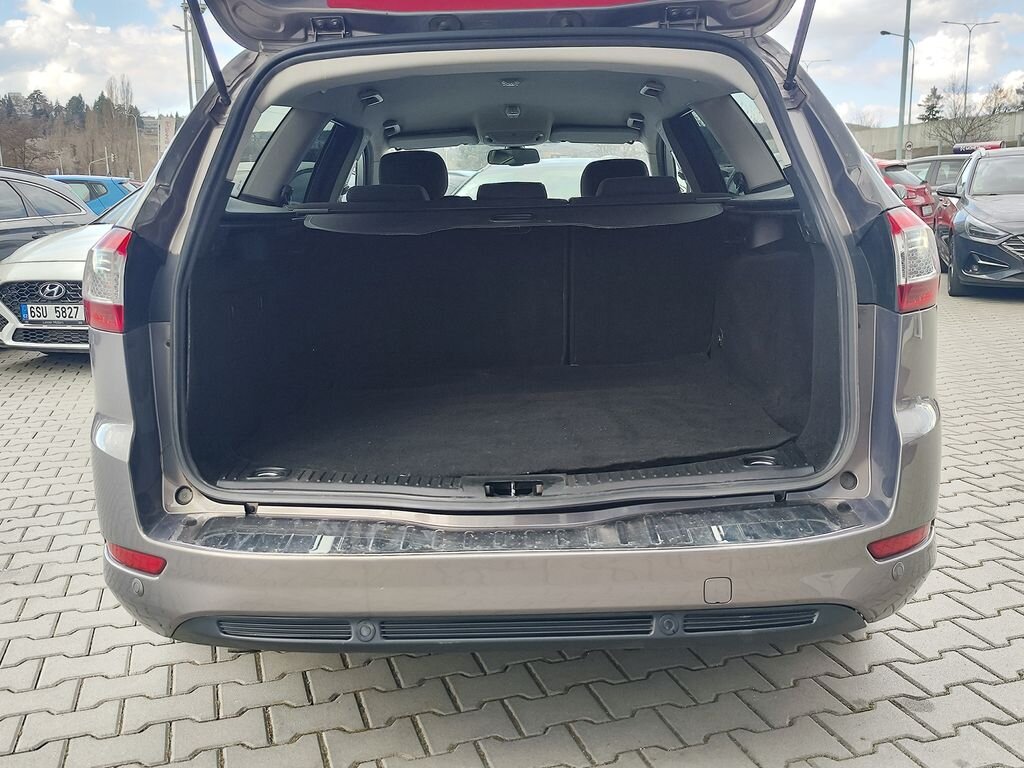 Ford Mondeo Kombi 1,6 l 118 kw