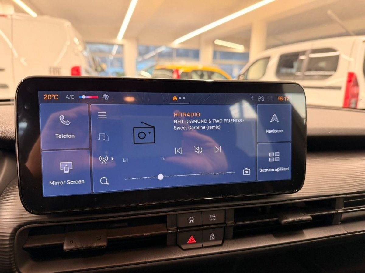 Jeep Avenger Hatchback 1,2 l 74 kw