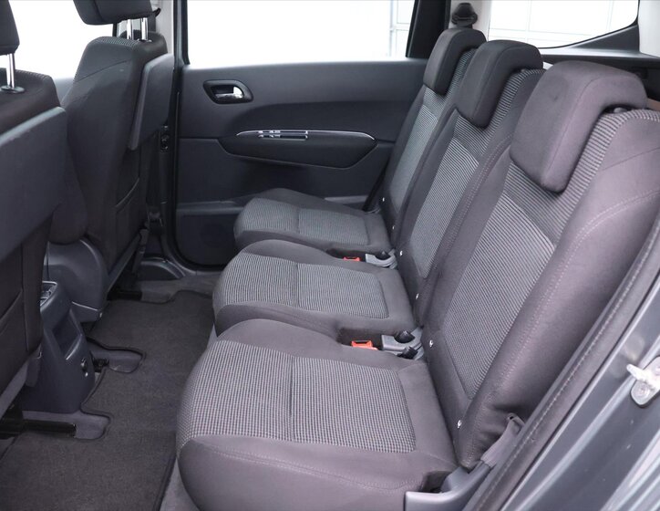 Peugeot 5008 MPV 1,6 l 88 kw