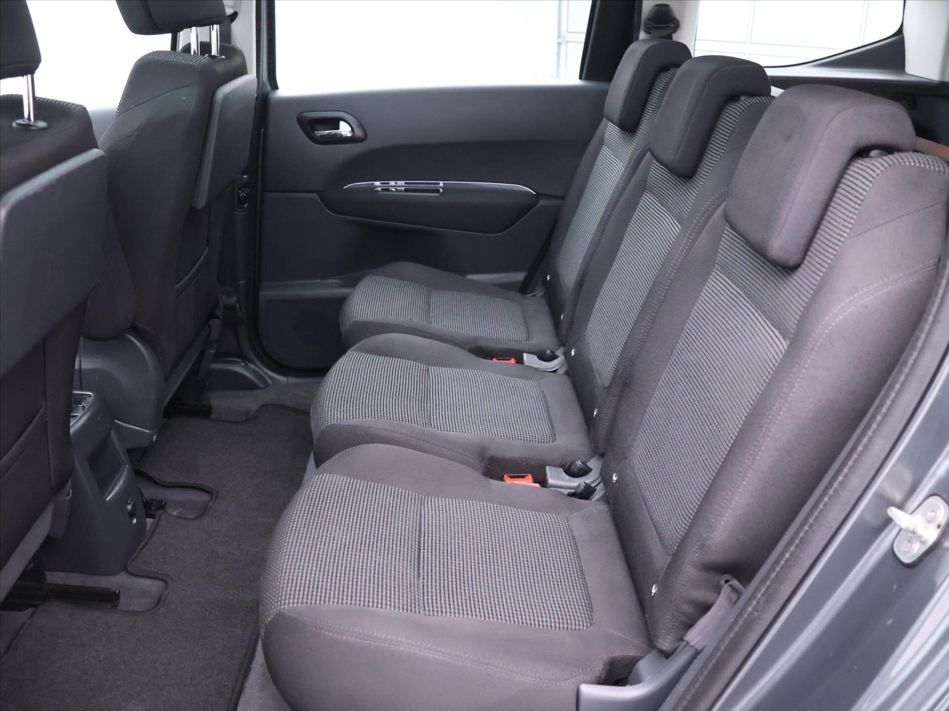 Peugeot 5008 MPV 1,6 l 88 kw