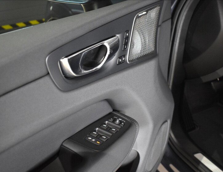 Volvo XC60 SUV / Terénní 2,0 l 257 kw