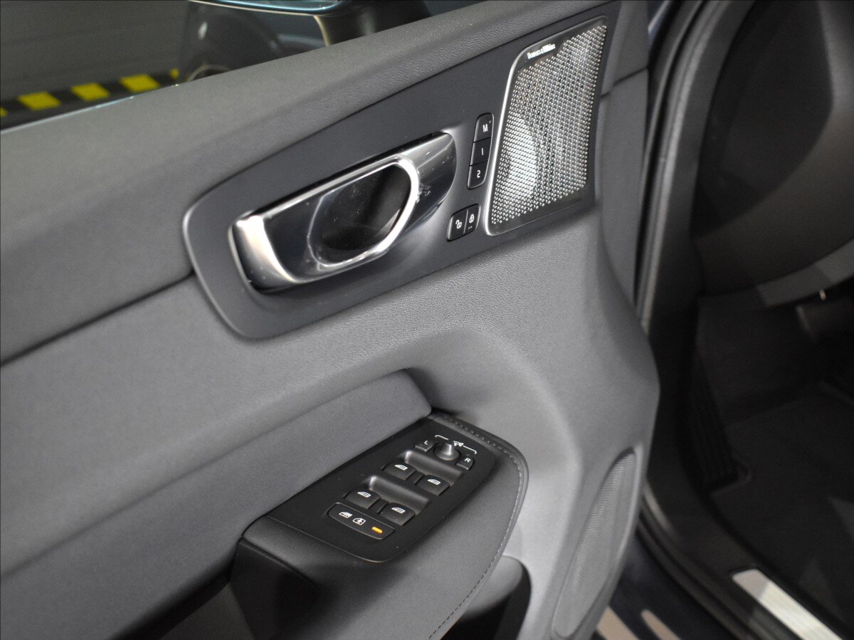 Volvo XC60 SUV / Terénní 2,0 l 257 kw