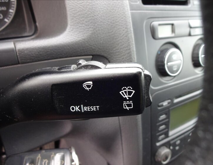 Volkswagen Touran Kombi 1,9 l 77 kw