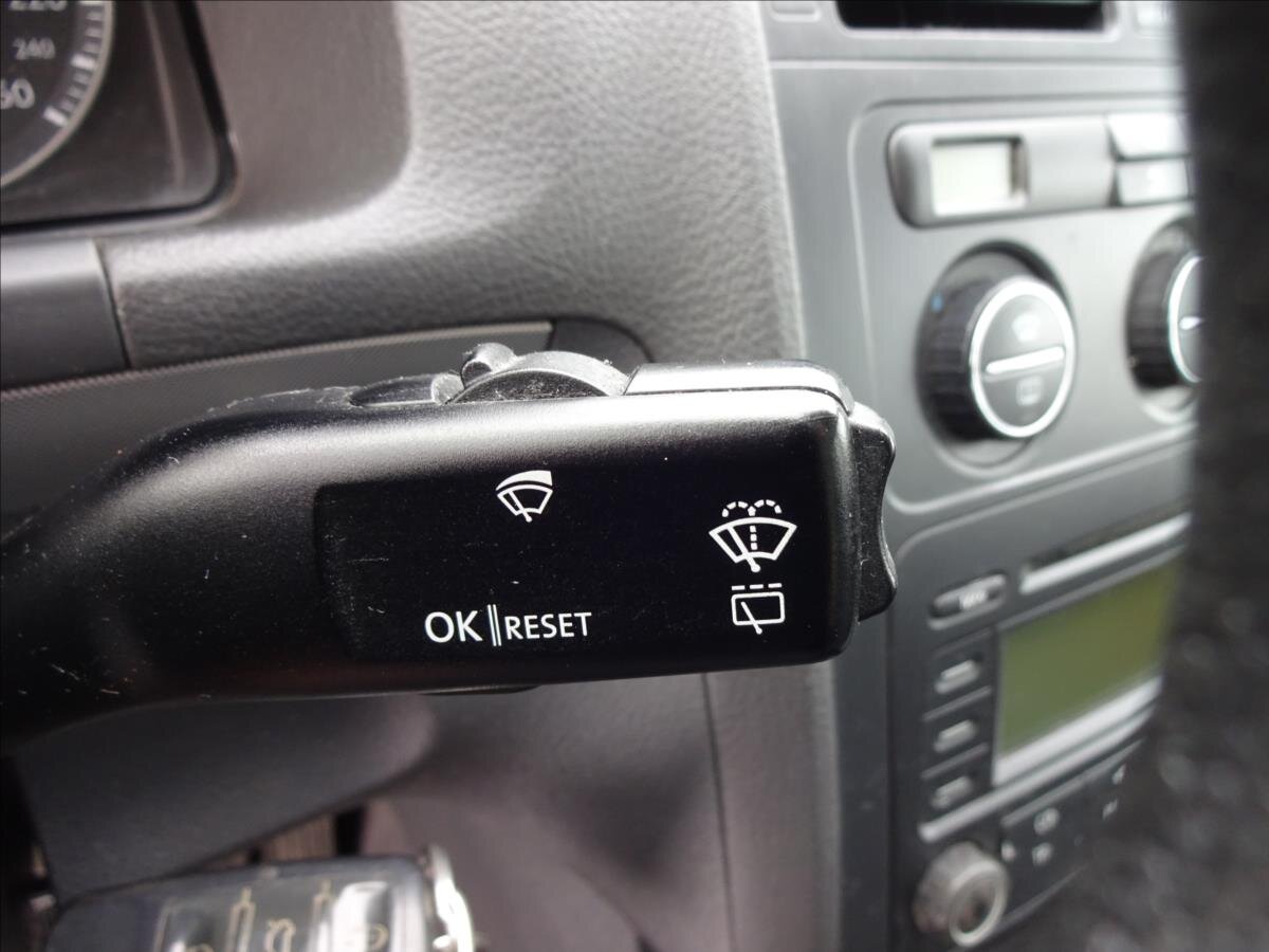 Volkswagen Touran Kombi 1,9 l 77 kw