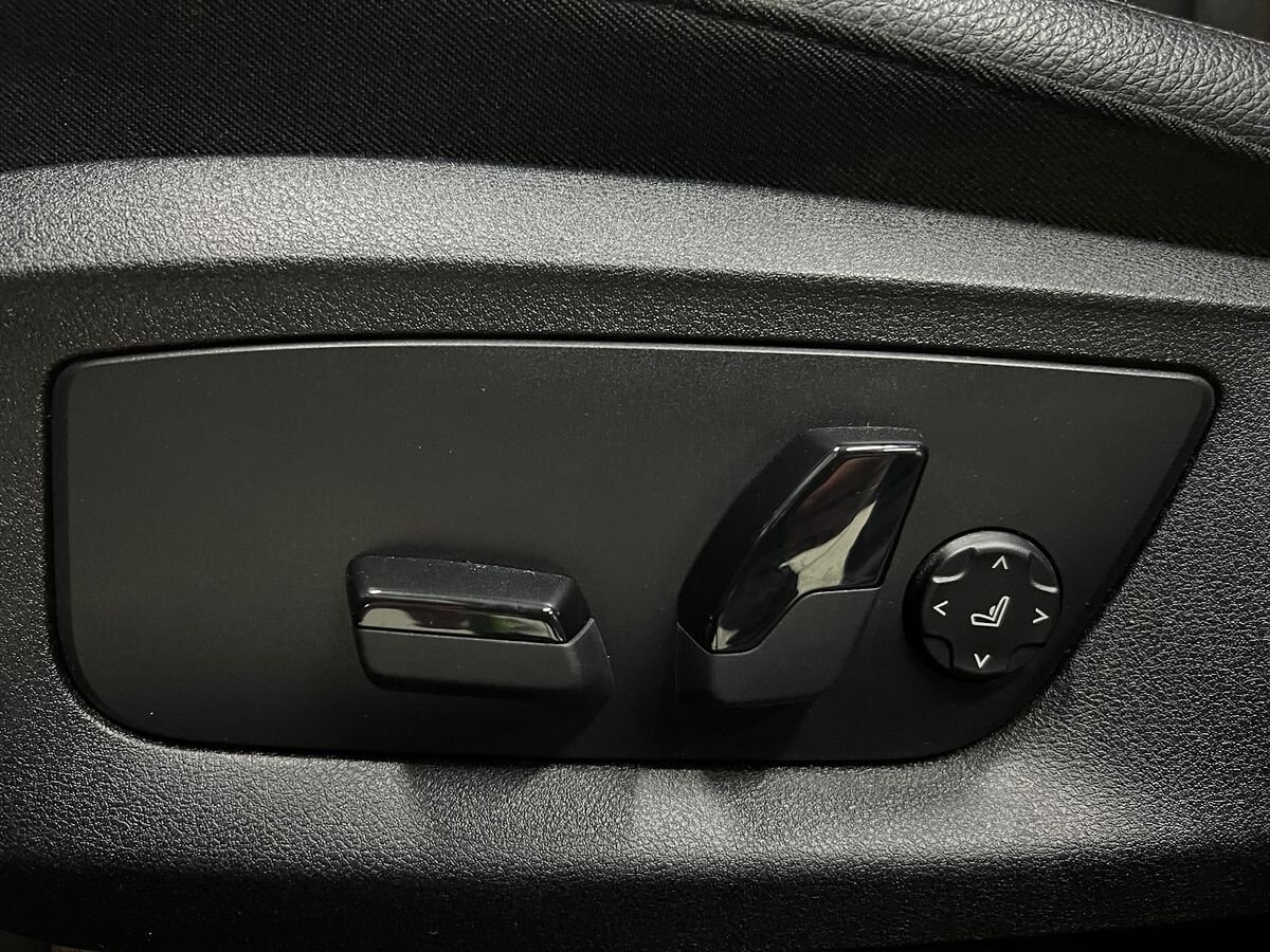 BMW Řada 5 Kombi 3,0 l 195 kw