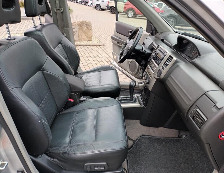 Nissan X-Trail SUV / Terénní 2,5 l 121 kw