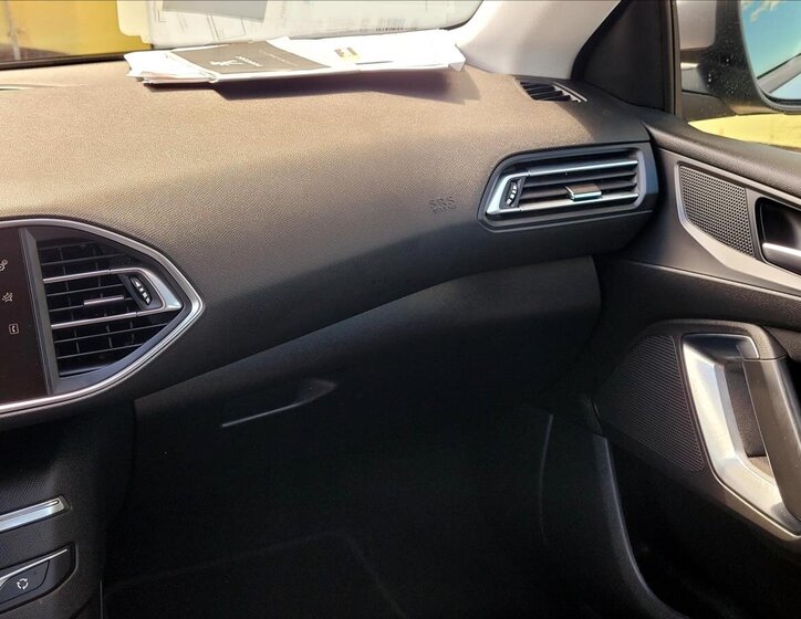 Peugeot 308 Kombi 1,2 l 96 kw